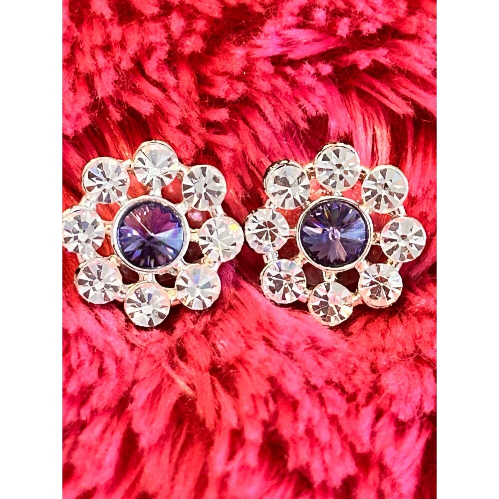 Flower rhinestone Earrings  in clear and purple for pierced ears